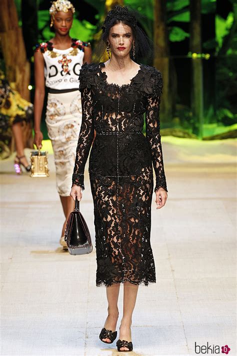 vestido negro dolce gabbana|Vestido midi de encaje en negro .